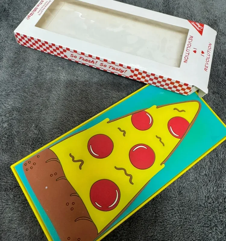 Pizza slice design eyeshadow palette case in yellow and teal